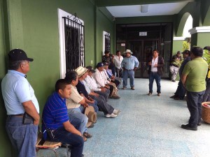 policias retenidos