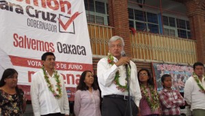 06 ABR AMLO MAESTROS