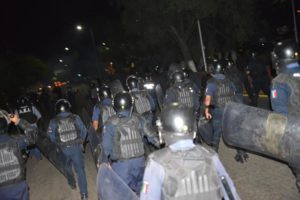 continua enfrentamiento