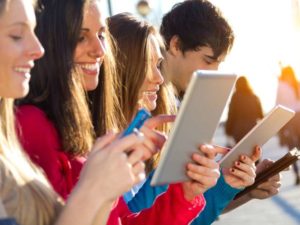 jovenes-tablets