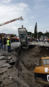 coche socavon cuernavaca
