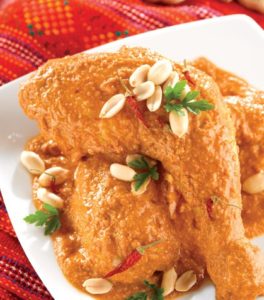 pollo encacahuatado