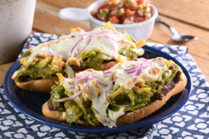 chilaquiles con molletes