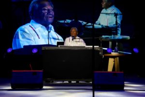 CONCIERTO ARMANDO MANZANERO-